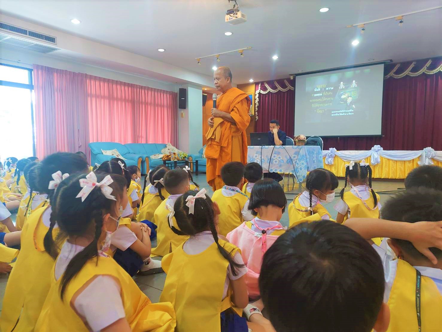 โรงเรียนปรีชานุศาสน์