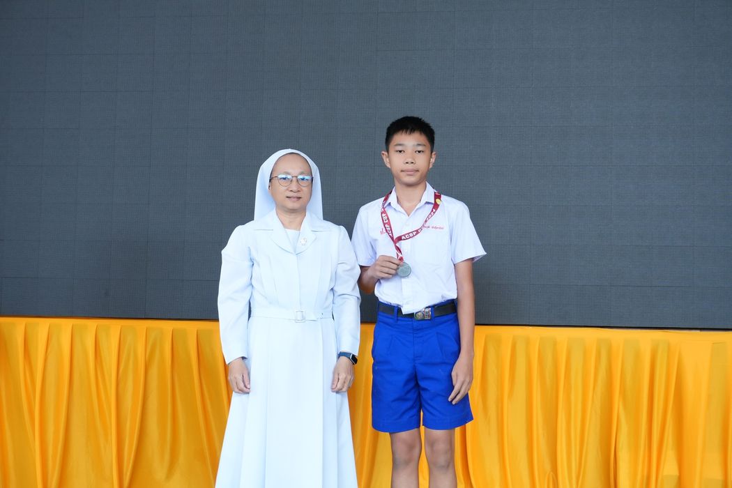 โรงเรียนปรีชานุศาสน์