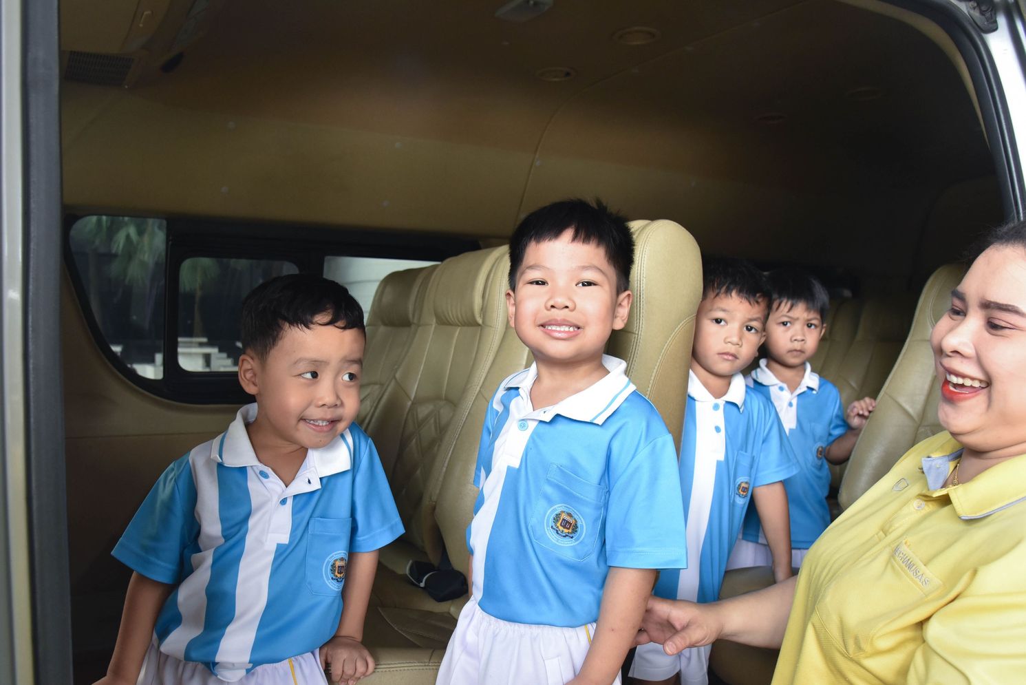 โรงเรียนปรีชานุศาสน์