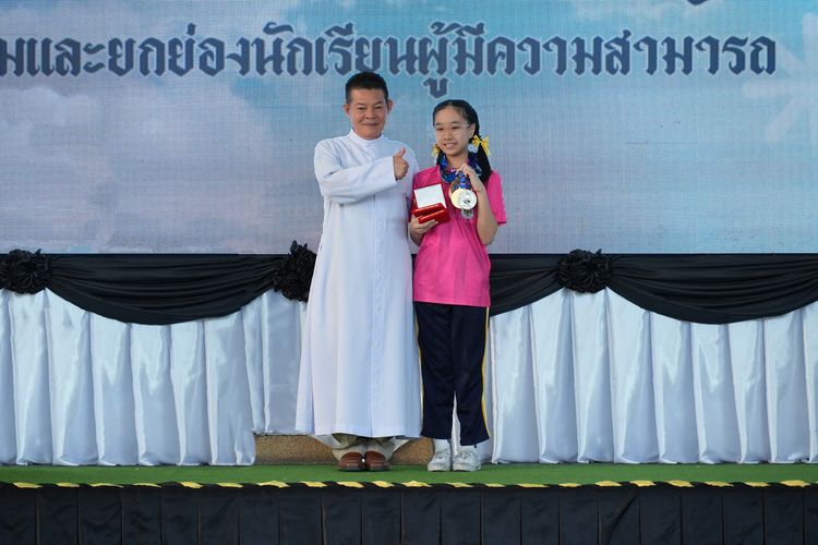 โรงเรียนปรีชานุศาสน์