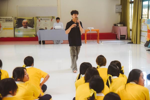 โรงเรียนปรีชานุศาสน์