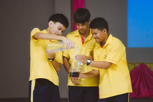 โรงเรียนปรีชานุศาสน์