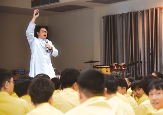 โรงเรียนปรีชานุศาสน์